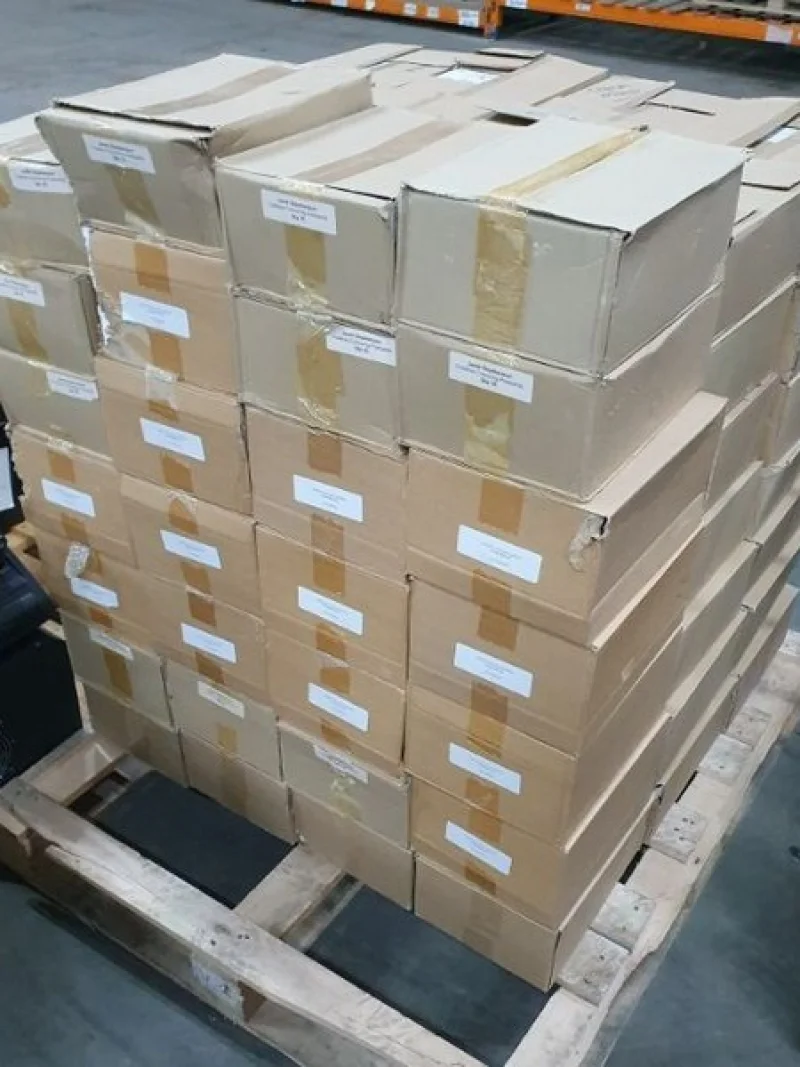 JPS Chartered Surveyors - One Lot Auction | Approximately 142 x Boxes of Adult Colouring Books - Auction Image 4